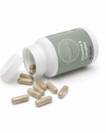 El complejo de vitaminas B es un conjunto de micronutrientes esenciales que trabaja de forma sinérgica para sostener funciones fundamentales del organismo. Participa en la generación de energía, la función cognitiva, la salud emocional, el equilibrio hormonal, la respuesta inmunitaria, el metabolismo celular y la calidad de tejidos tan importantes como piel, cabello y mucosas.