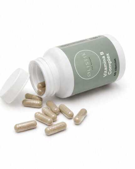 El complejo de vitaminas B es un conjunto de micronutrientes esenciales que trabaja de forma sinérgica para sostener funciones fundamentales del organismo. Participa en la generación de energía, la función cognitiva, la salud emocional, el equilibrio hormonal, la respuesta inmunitaria, el metabolismo celular y la calidad de tejidos tan importantes como piel, cabello y mucosas.